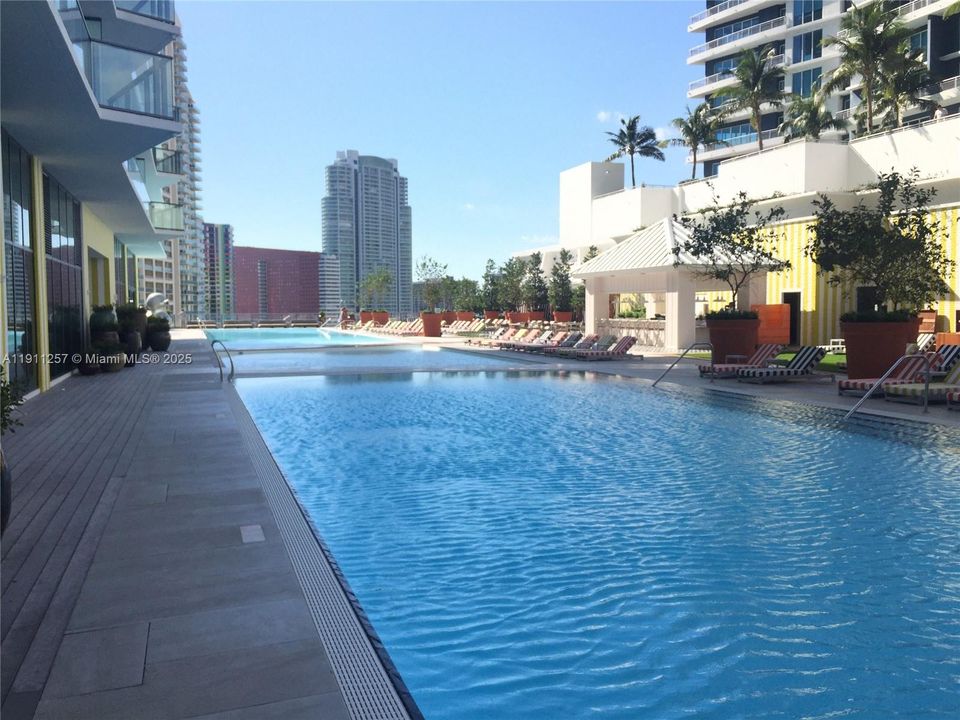 Active With Contract: $3,850 (1 beds, 1 baths, 699 Square Feet)