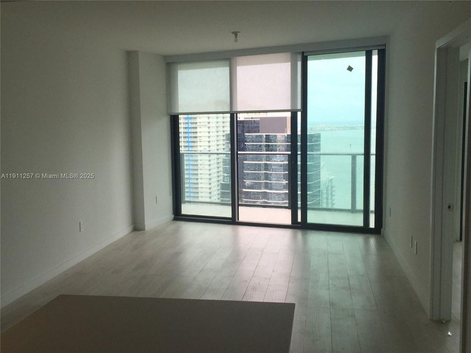 Active With Contract: $3,850 (1 beds, 1 baths, 699 Square Feet)