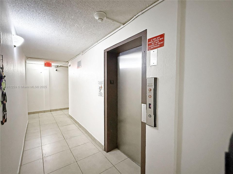 For Sale: $300,000 (3 beds, 2 baths, 1206 Square Feet)