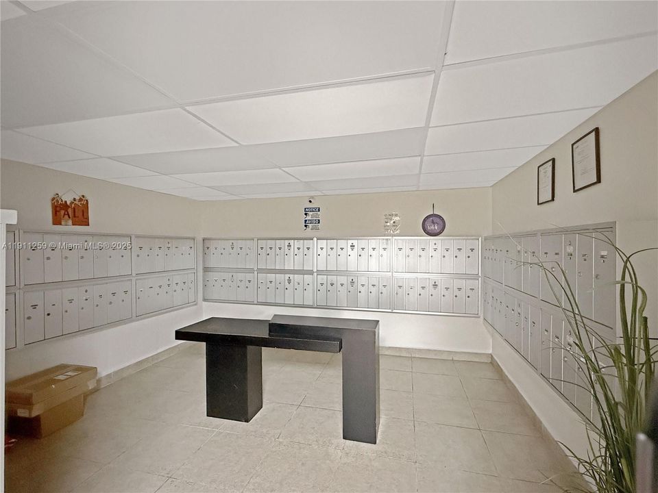 For Sale: $300,000 (3 beds, 2 baths, 1206 Square Feet)