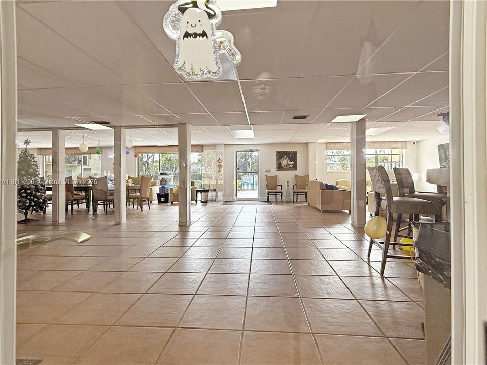 For Sale: $300,000 (3 beds, 2 baths, 1206 Square Feet)