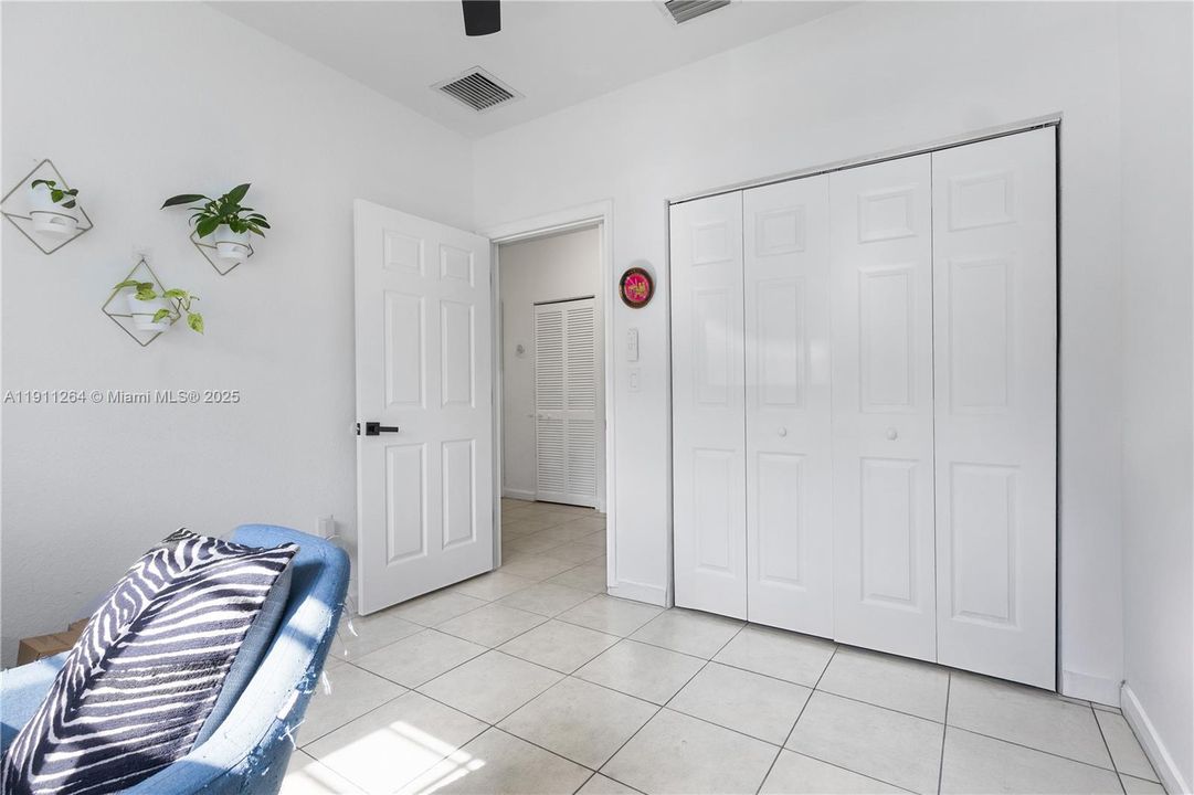 出租: $2,400 (3 贝兹, 2 浴室, 1221 平方英尺)