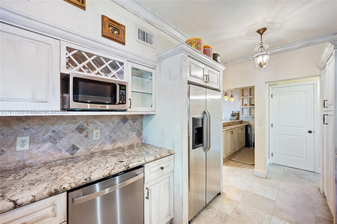 For Rent: $7,500 (3 beds, 2 baths, 1709 Square Feet)