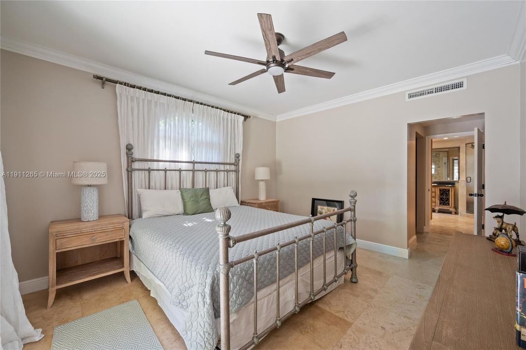 For Rent: $7,500 (3 beds, 2 baths, 1709 Square Feet)