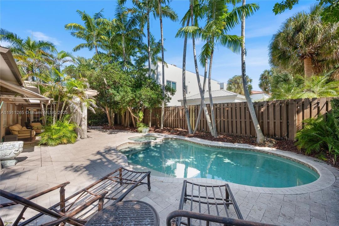 For Rent: $7,500 (3 beds, 2 baths, 1709 Square Feet)