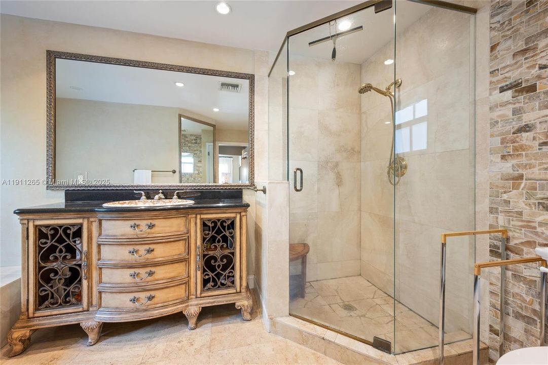 For Rent: $7,500 (3 beds, 2 baths, 1709 Square Feet)