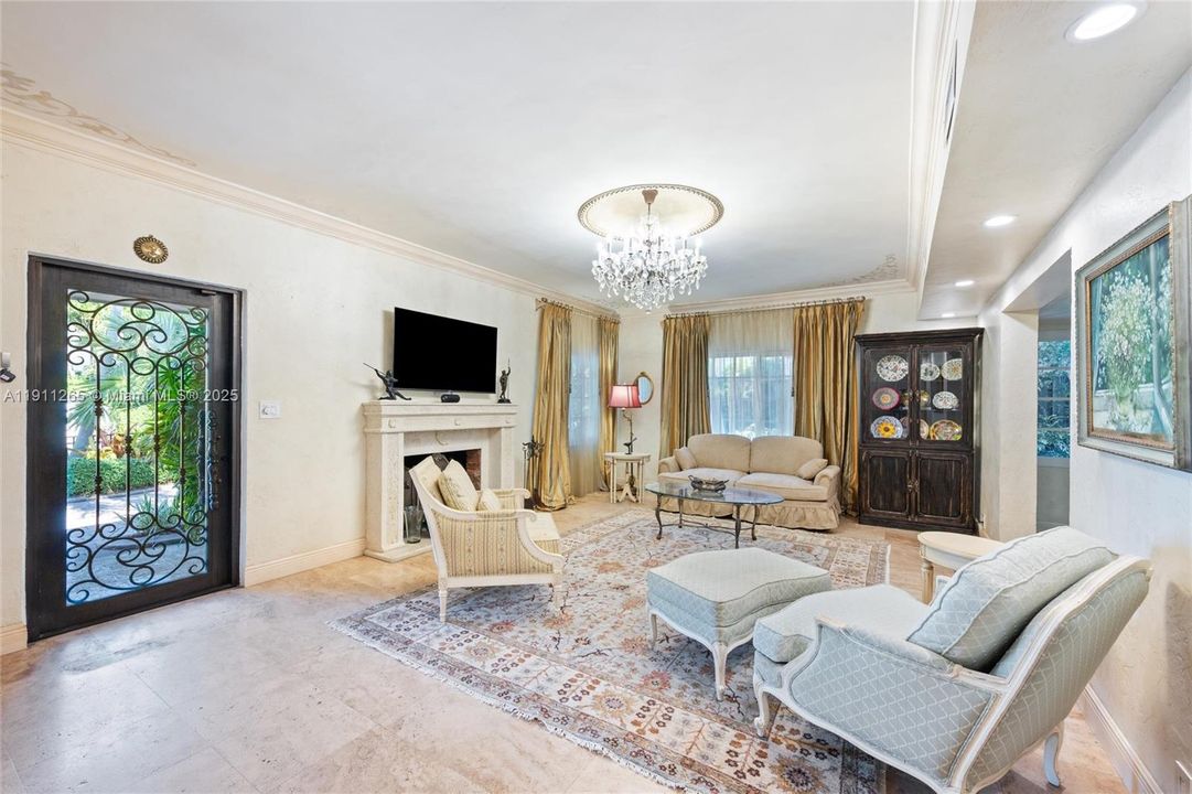 For Rent: $7,500 (3 beds, 2 baths, 1709 Square Feet)