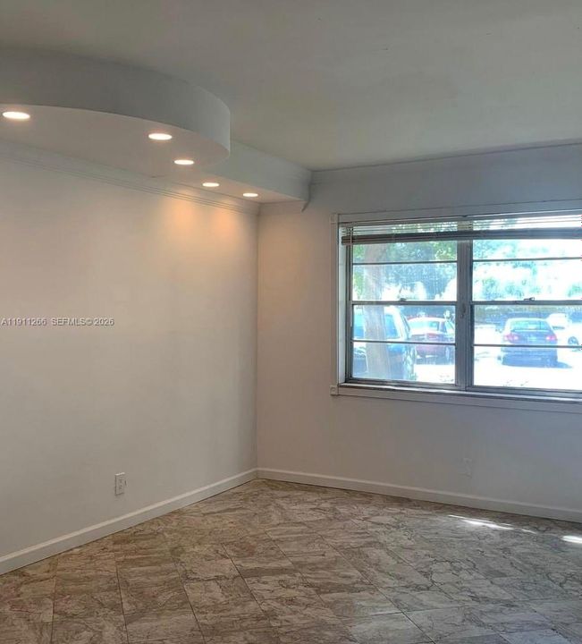 Recently Rented: $1,600 (2 beds, 2 baths, 950 Square Feet)