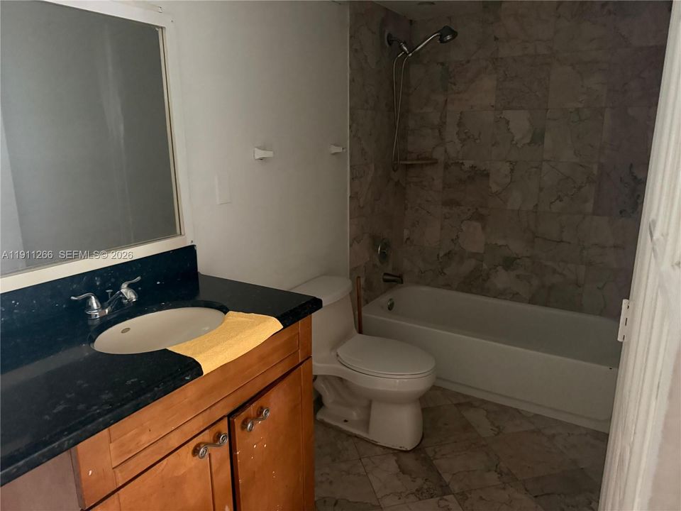 Recently Rented: $1,600 (2 beds, 2 baths, 950 Square Feet)