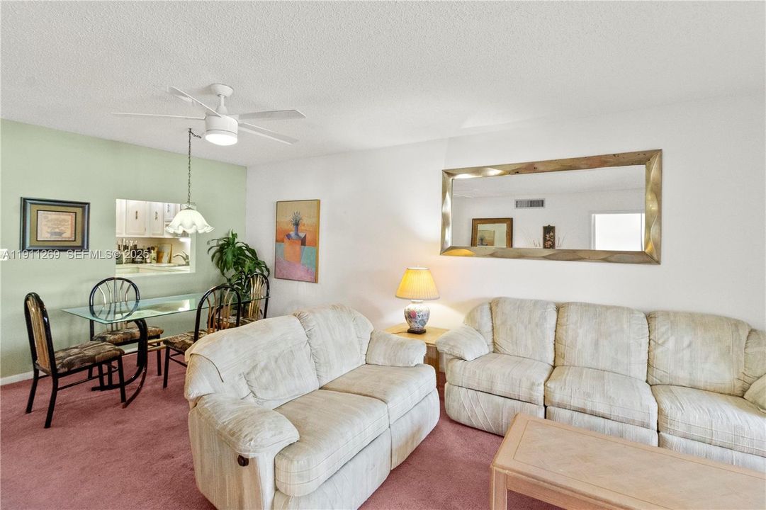 For Sale: $148,000 (2 beds, 2 baths, 870 Square Feet)