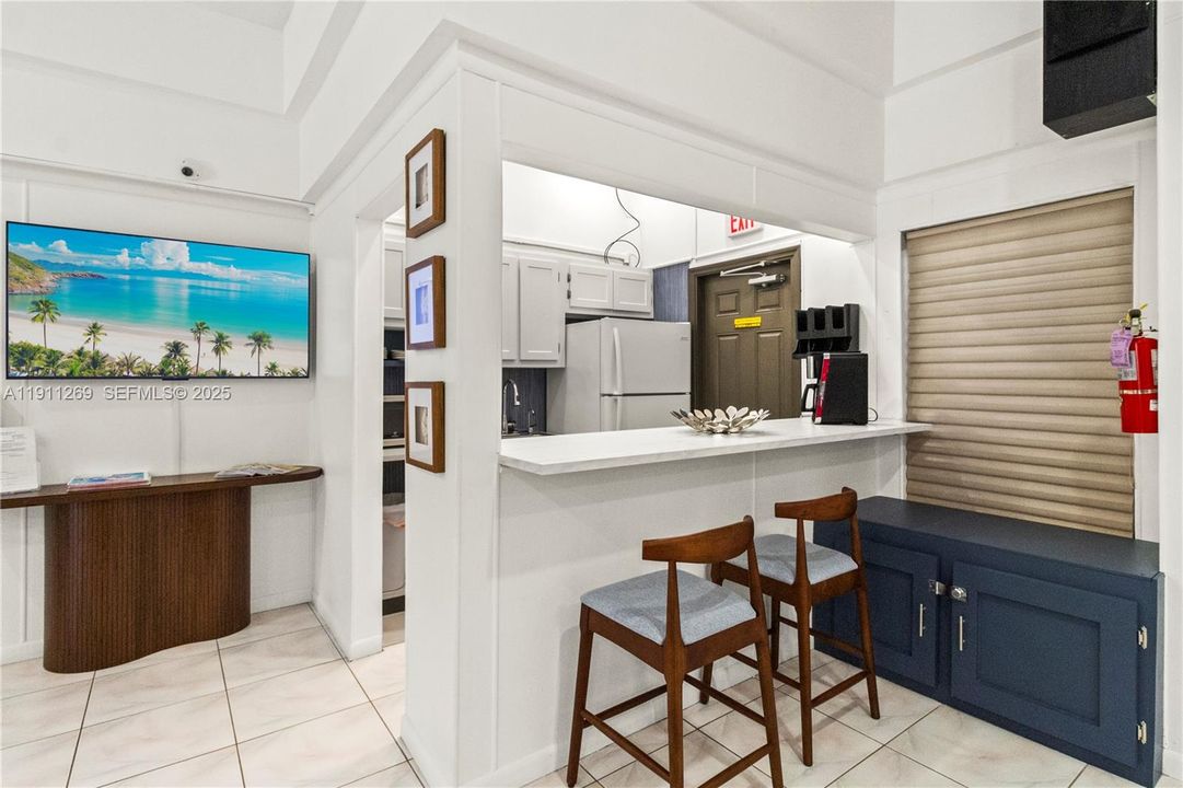 For Sale: $148,000 (2 beds, 2 baths, 870 Square Feet)