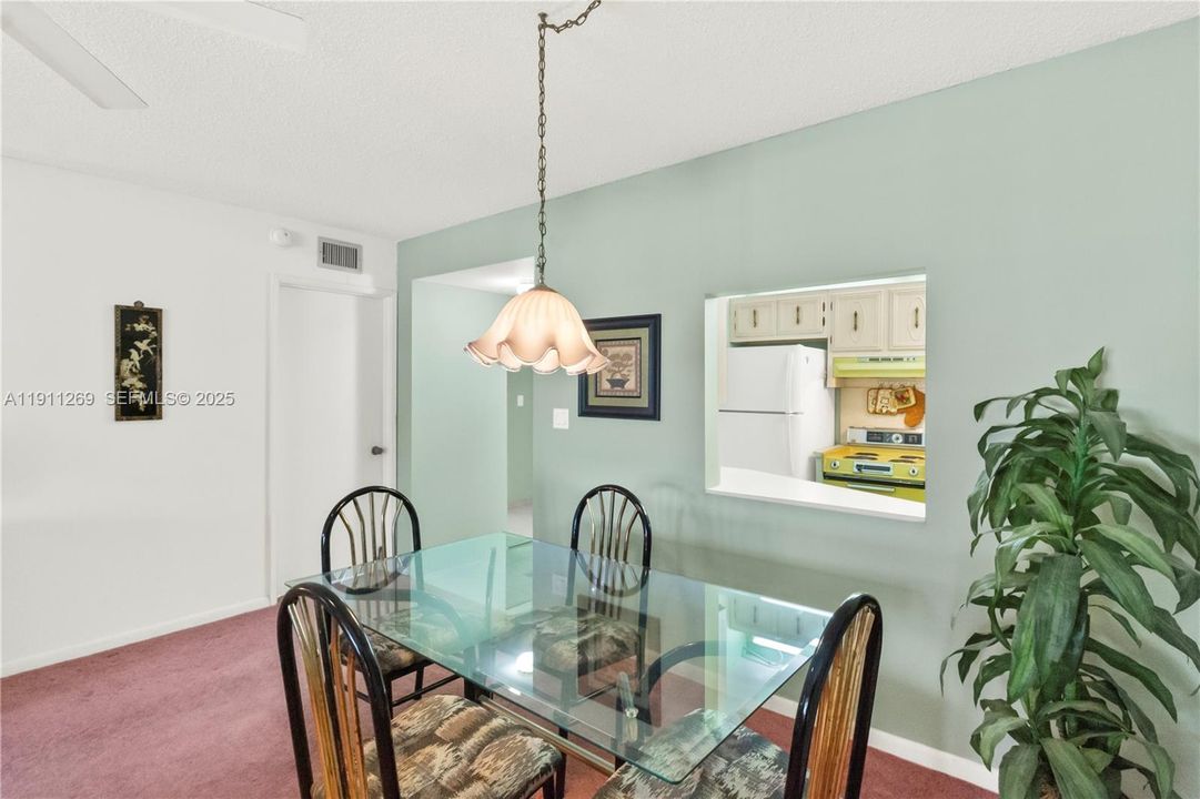 For Sale: $148,000 (2 beds, 2 baths, 870 Square Feet)