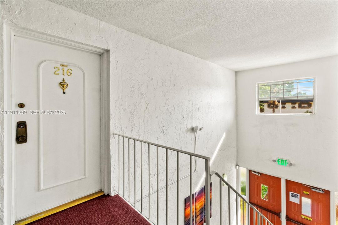 For Sale: $148,000 (2 beds, 2 baths, 870 Square Feet)