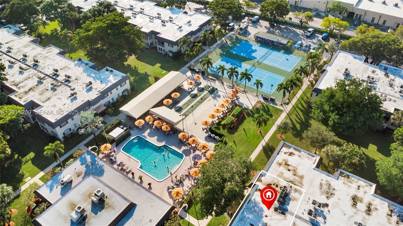 For Sale: $148,000 (2 beds, 2 baths, 870 Square Feet)