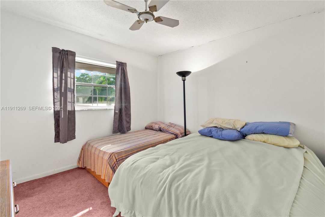 For Sale: $148,000 (2 beds, 2 baths, 870 Square Feet)