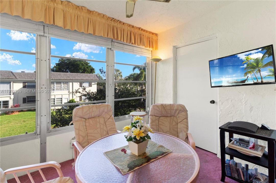 For Sale: $148,000 (2 beds, 2 baths, 870 Square Feet)