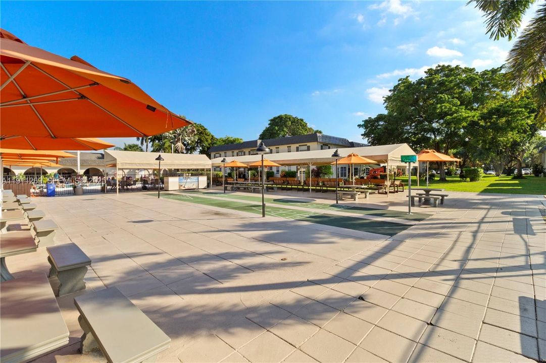 For Sale: $148,000 (2 beds, 2 baths, 870 Square Feet)