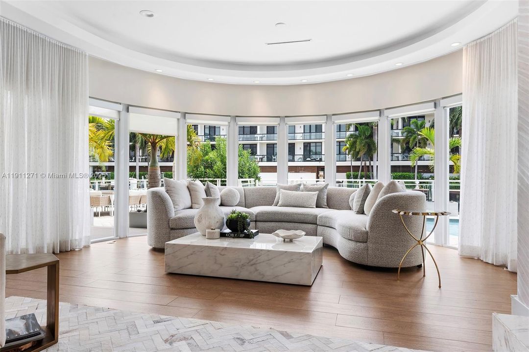 For Sale: $7,200,000 (7 beds, 8 baths, 7325 Square Feet)