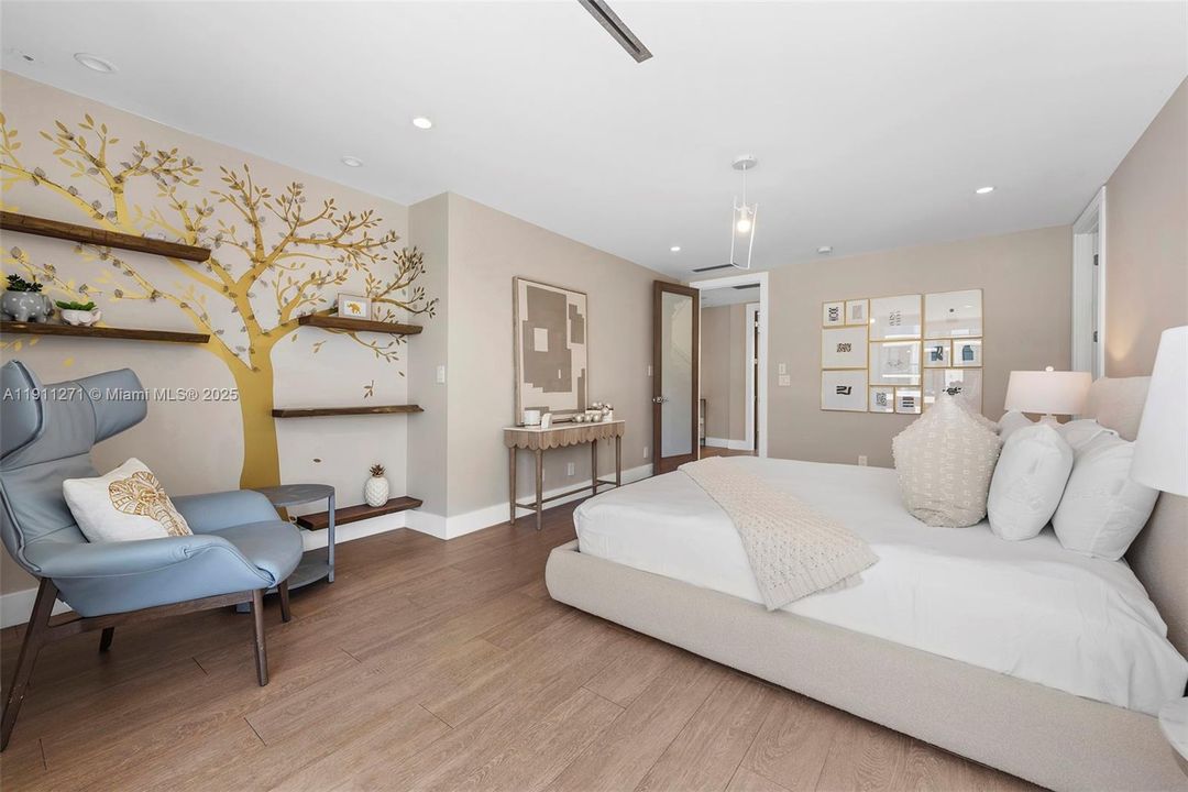 For Sale: $7,200,000 (7 beds, 8 baths, 7325 Square Feet)