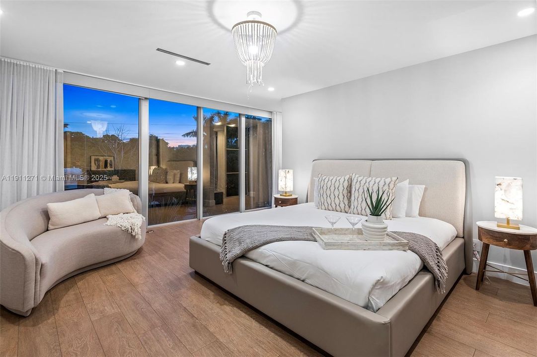 For Sale: $7,200,000 (7 beds, 8 baths, 7325 Square Feet)