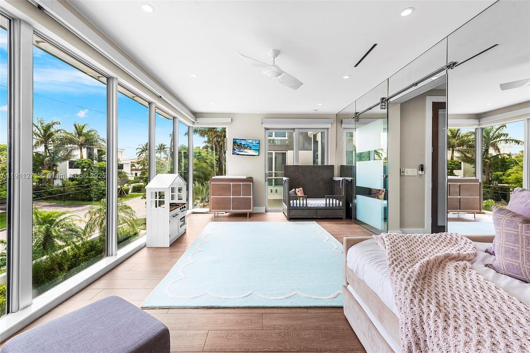 For Sale: $7,200,000 (7 beds, 8 baths, 7325 Square Feet)