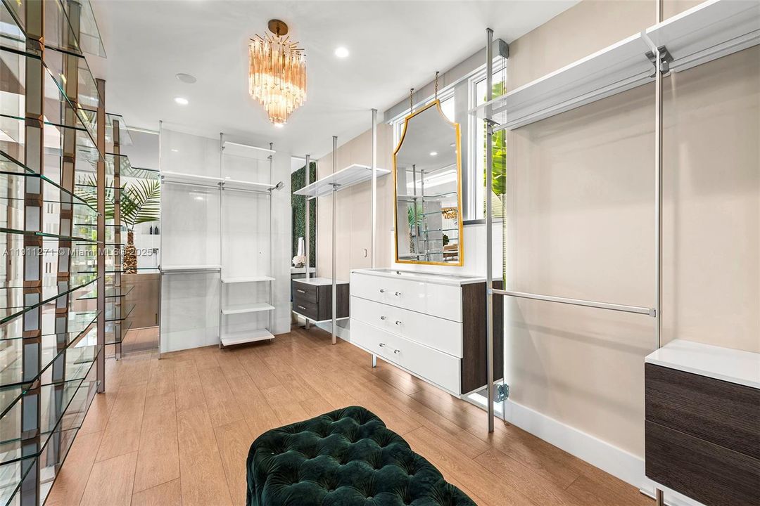 For Sale: $7,200,000 (7 beds, 8 baths, 7325 Square Feet)