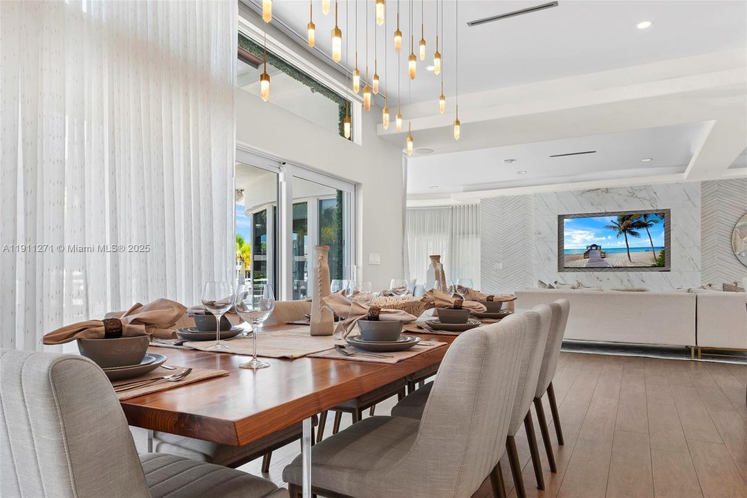 For Sale: $7,200,000 (7 beds, 8 baths, 7325 Square Feet)