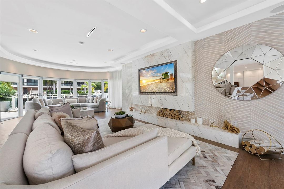 For Sale: $7,200,000 (7 beds, 8 baths, 7325 Square Feet)