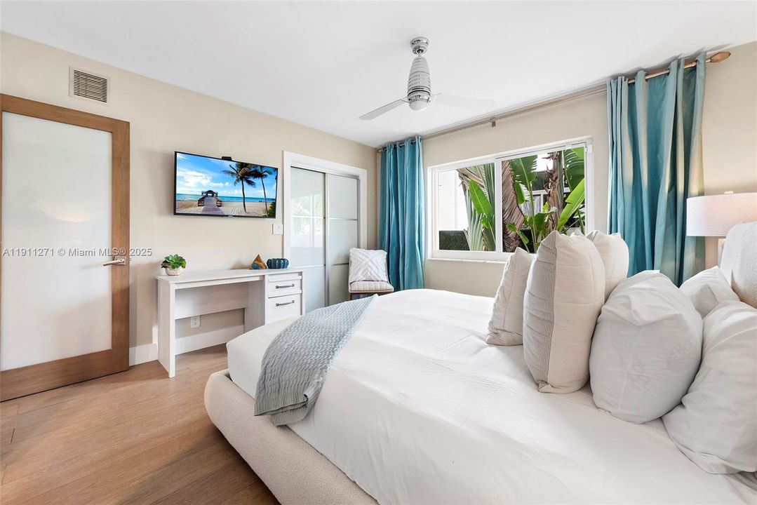 For Sale: $7,200,000 (7 beds, 8 baths, 7325 Square Feet)