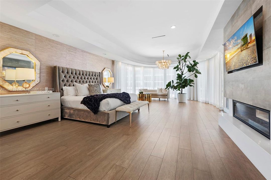 For Sale: $7,200,000 (7 beds, 8 baths, 7325 Square Feet)