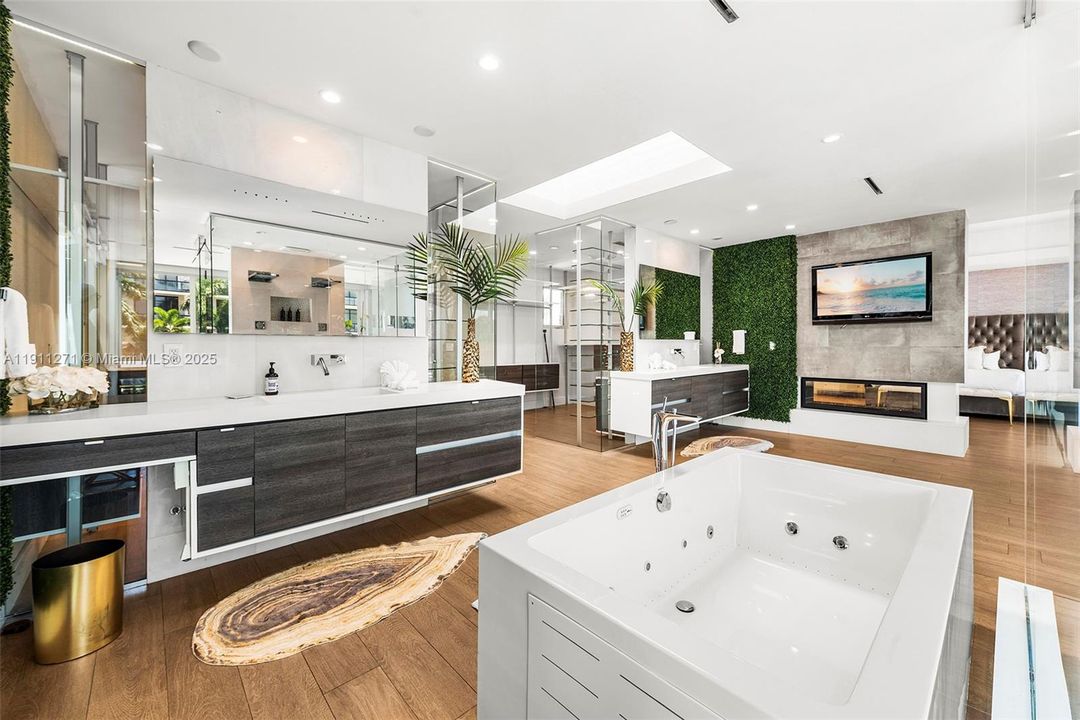 For Sale: $7,200,000 (7 beds, 8 baths, 7325 Square Feet)