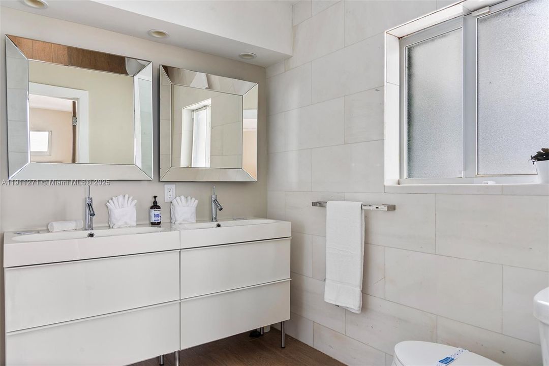 For Sale: $7,200,000 (7 beds, 8 baths, 7325 Square Feet)