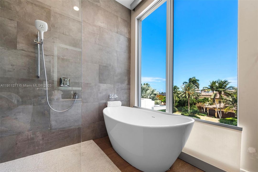 For Sale: $7,200,000 (7 beds, 8 baths, 7325 Square Feet)