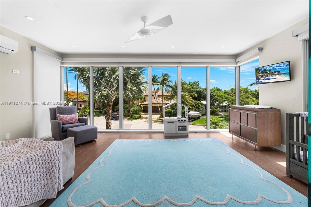 For Sale: $7,200,000 (7 beds, 8 baths, 7325 Square Feet)