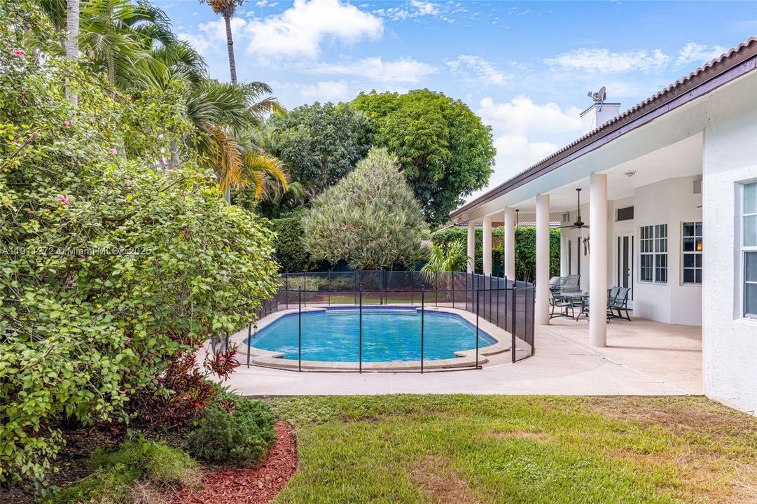 For Sale: $3,350,000 (5 beds, 4 baths, 4031 Square Feet)