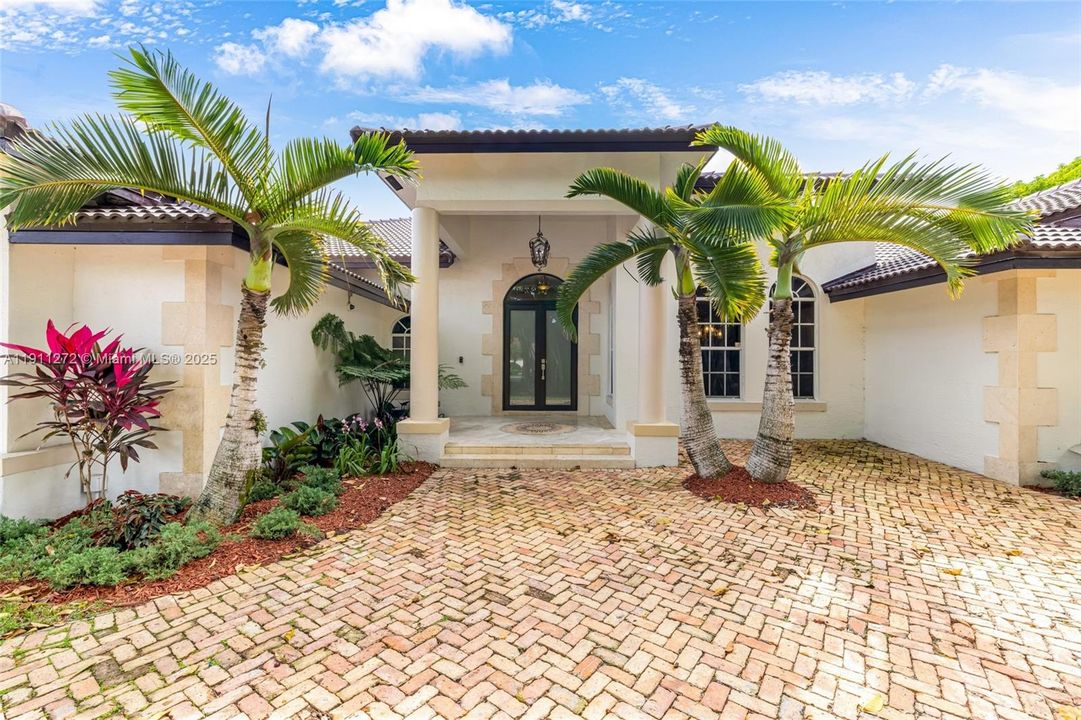 For Sale: $3,350,000 (5 beds, 4 baths, 4031 Square Feet)