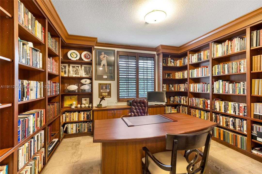 For Sale: $3,350,000 (5 beds, 4 baths, 4031 Square Feet)