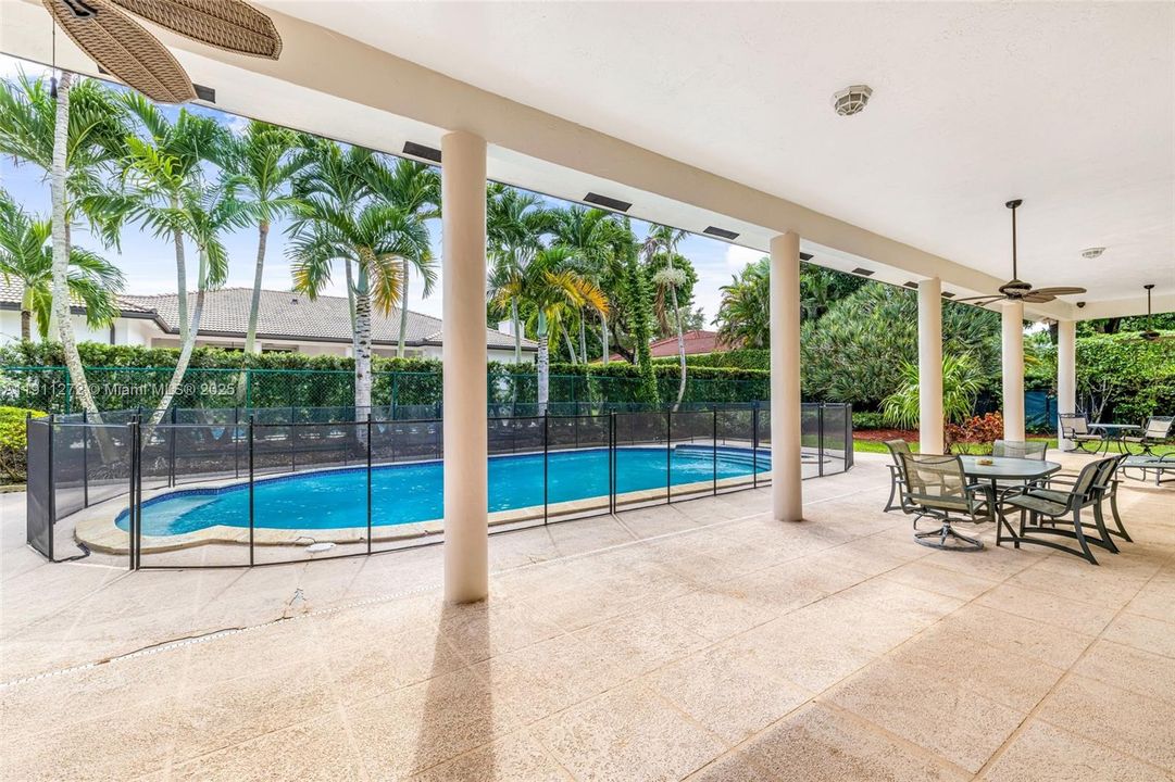 For Sale: $3,350,000 (5 beds, 4 baths, 4031 Square Feet)