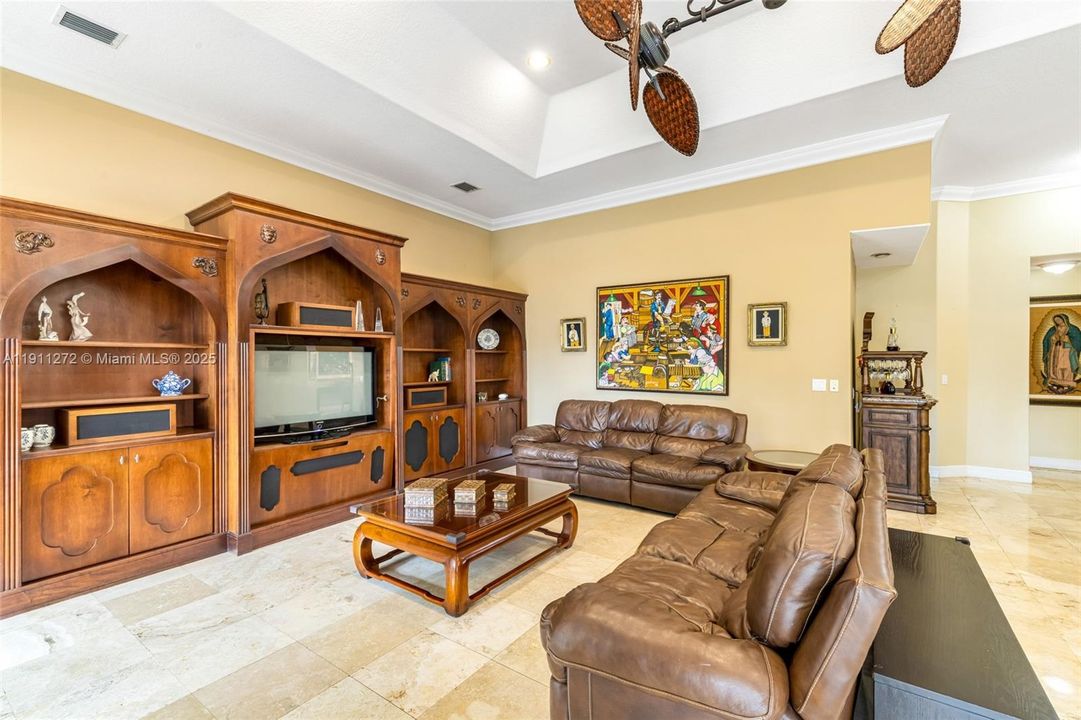 For Sale: $3,350,000 (5 beds, 4 baths, 4031 Square Feet)