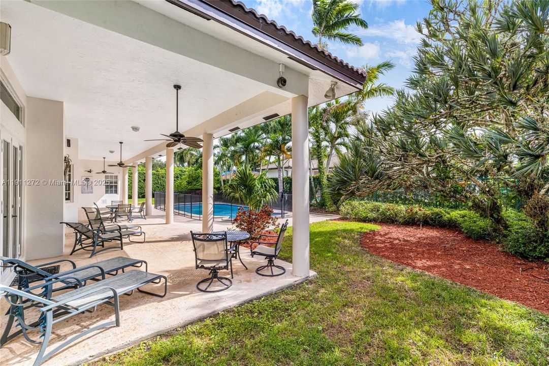 For Sale: $3,350,000 (5 beds, 4 baths, 4031 Square Feet)