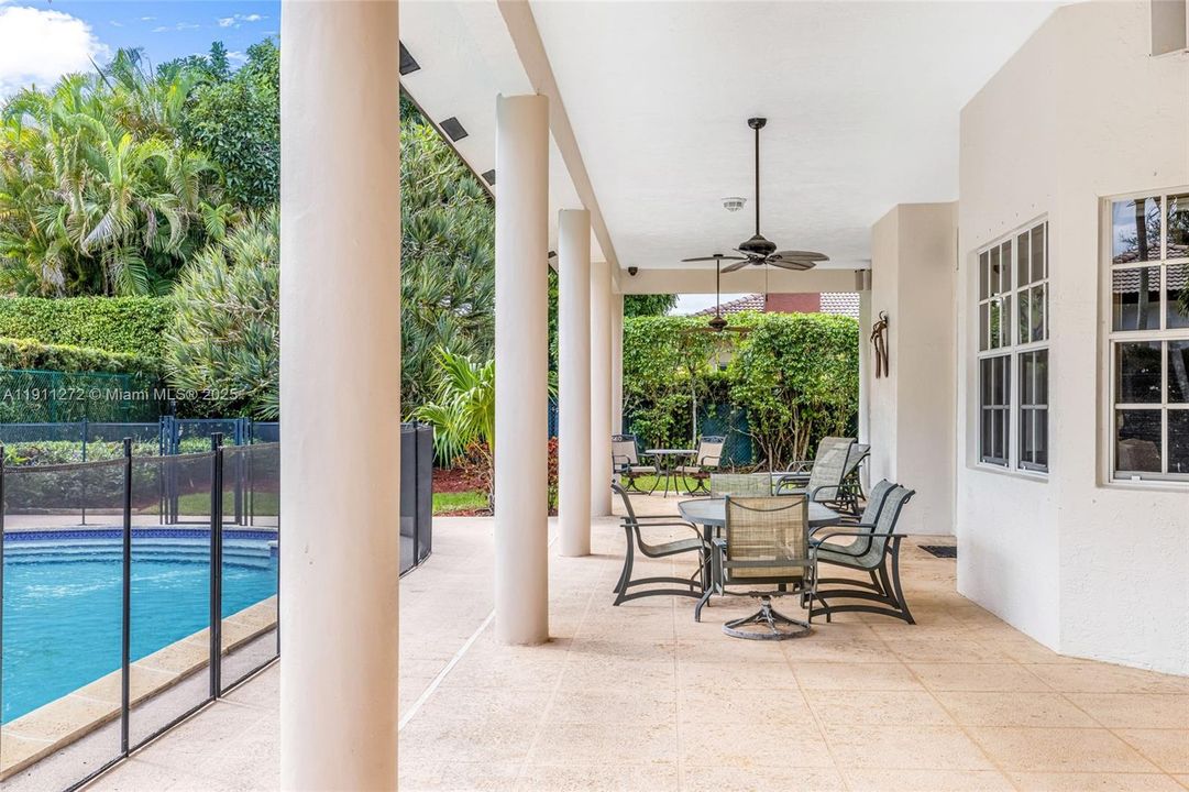 For Sale: $3,350,000 (5 beds, 4 baths, 4031 Square Feet)