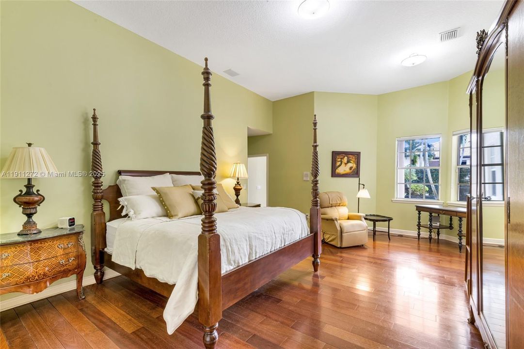 For Sale: $3,350,000 (5 beds, 4 baths, 4031 Square Feet)