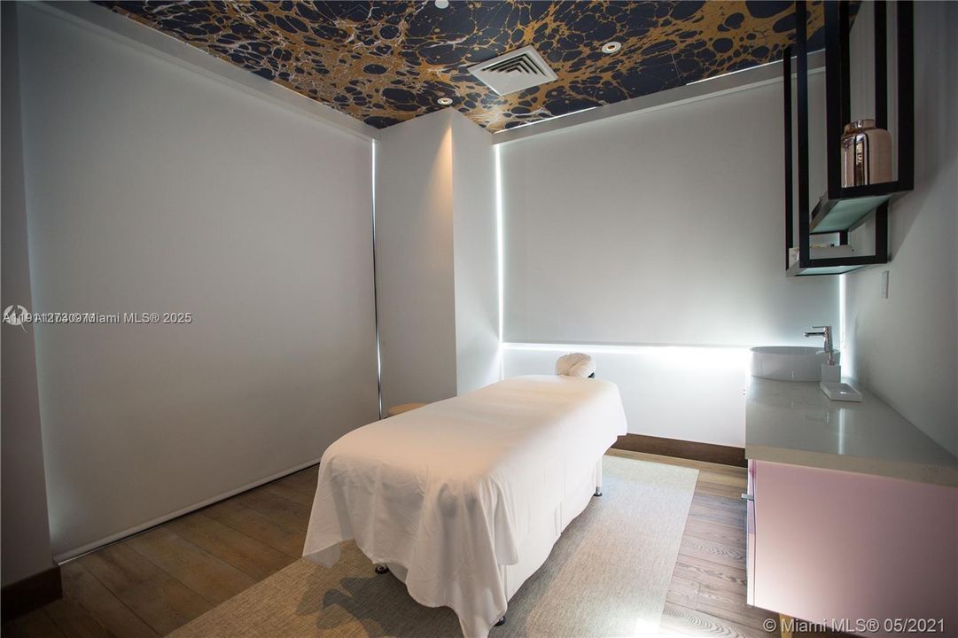 待售: $859,000 (2 贝兹, 2 浴室, 1081 平方英尺)