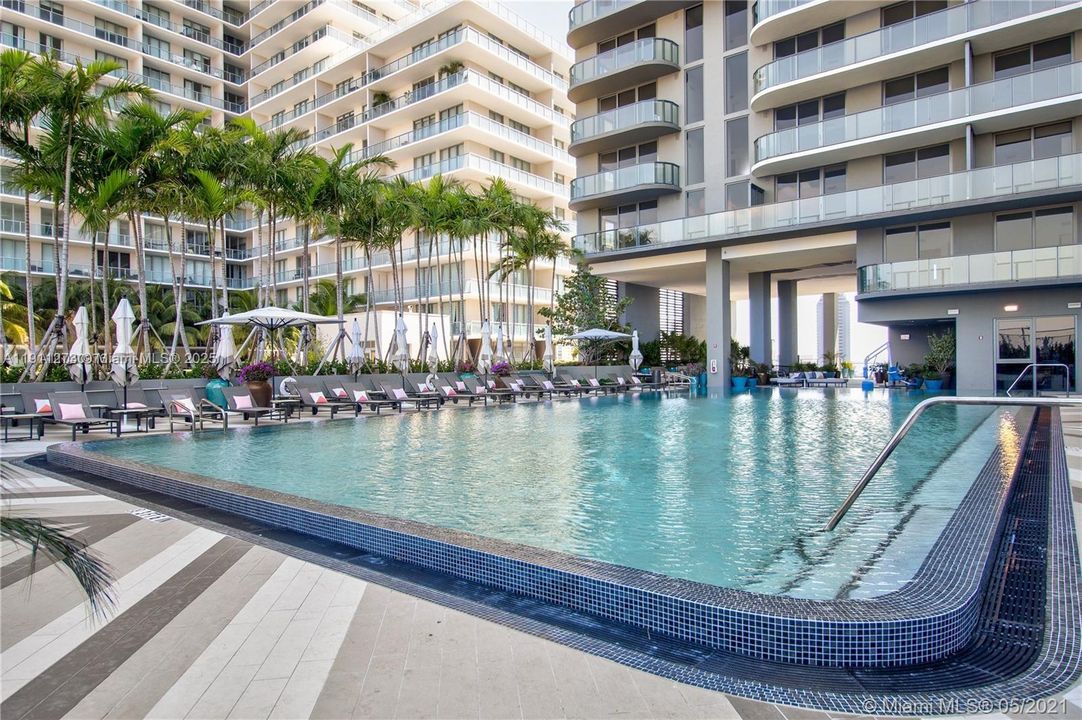 待售: $859,000 (2 贝兹, 2 浴室, 1081 平方英尺)