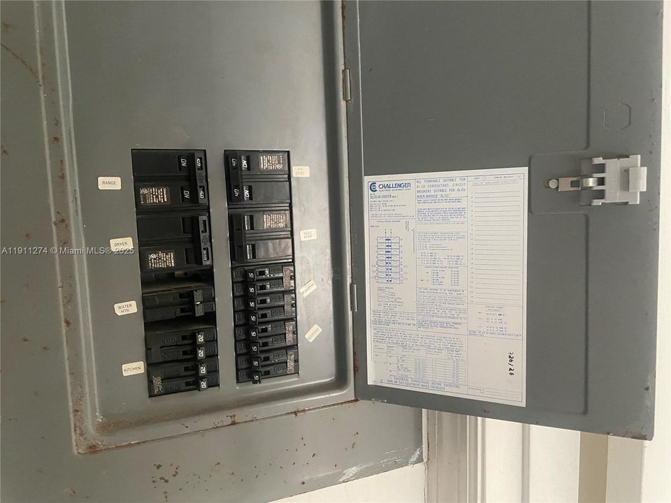 Active With Contract: $175,000 (2 beds, 2 baths, 1060 Square Feet)