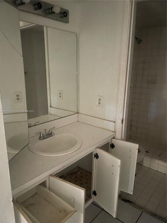 Active With Contract: $175,000 (2 beds, 2 baths, 1060 Square Feet)