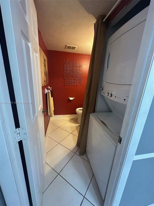 For Sale: $109,000 (1 beds, 1 baths, 783 Square Feet)