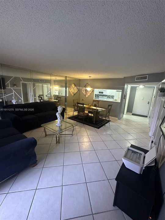 For Sale: $109,000 (1 beds, 1 baths, 783 Square Feet)