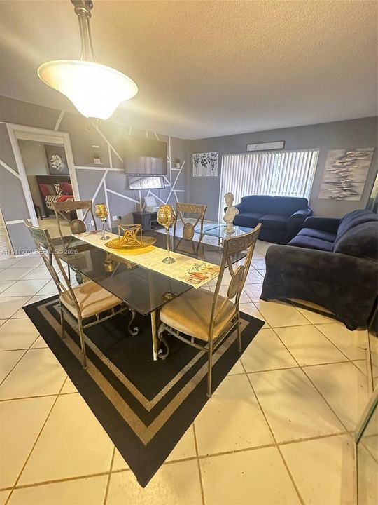 For Sale: $109,000 (1 beds, 1 baths, 783 Square Feet)