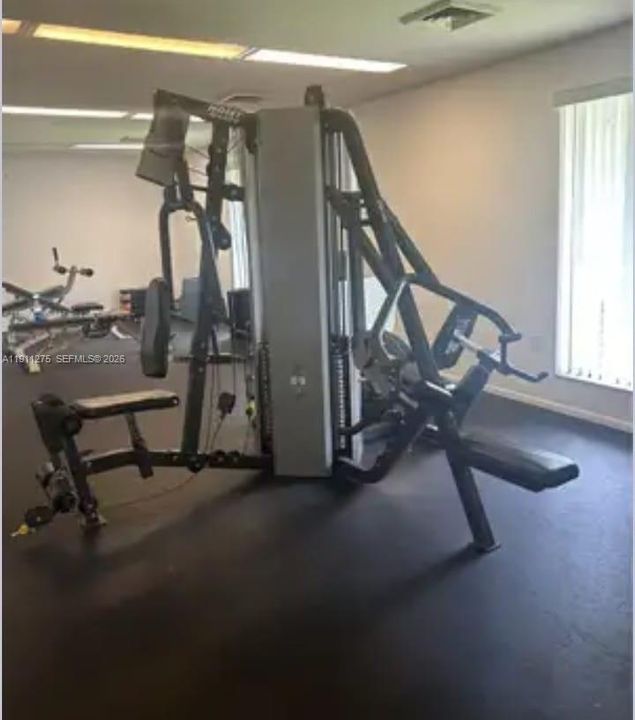 For Sale: $109,000 (1 beds, 1 baths, 783 Square Feet)